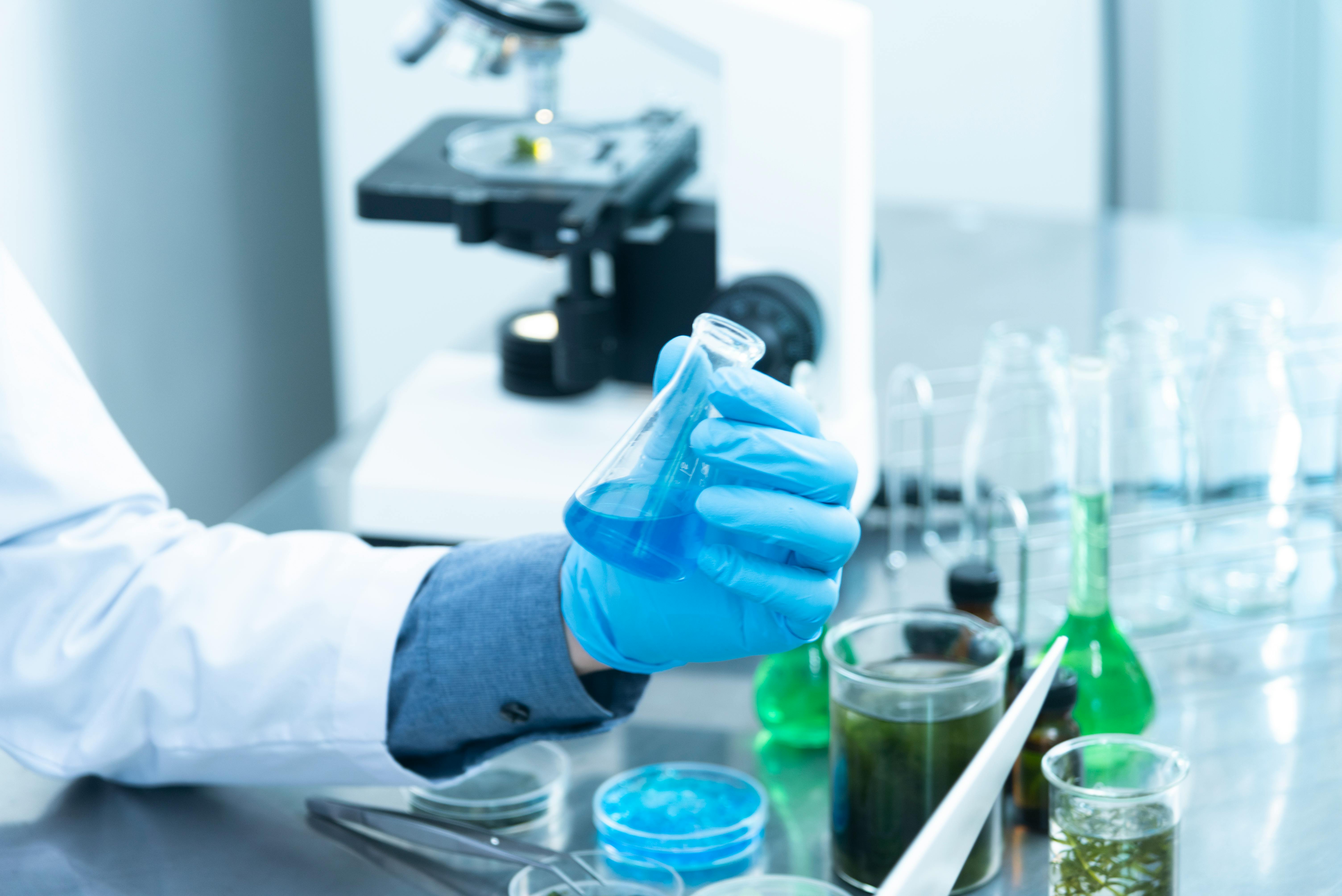 Desarrollo de formulaciones cosméticas en laboratorio